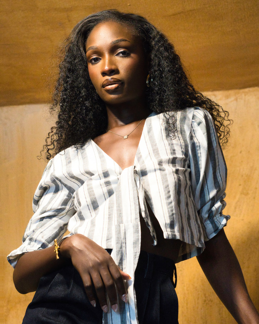 Chemisier à Noeud, Manche Bouffante Raye Blanc Noir