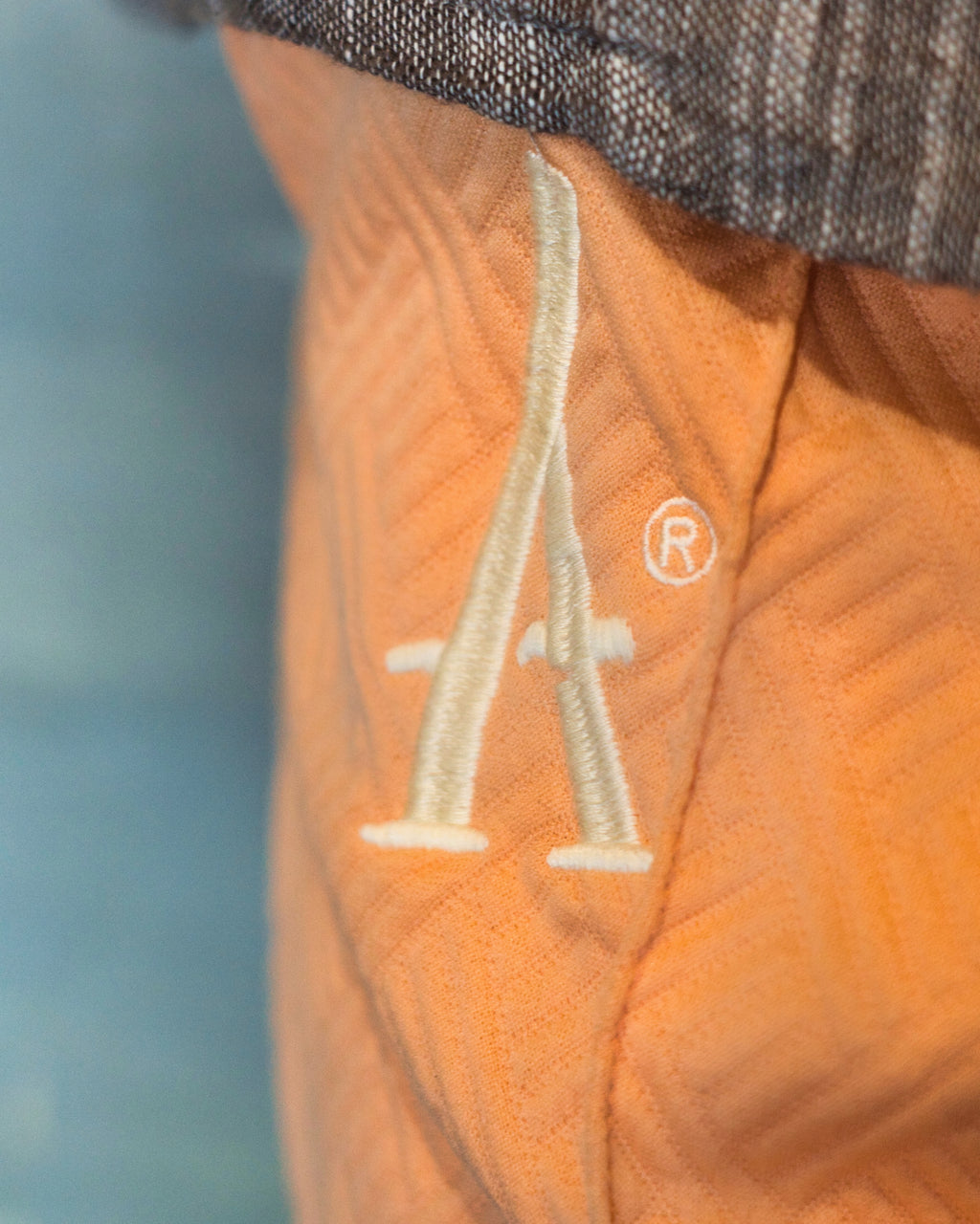 "City of newness" Pantalon large, tissu texturé