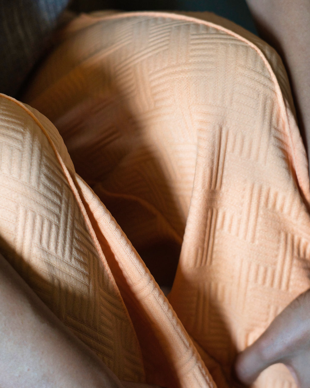 "City of newness" Pantalon large, tissu texturé